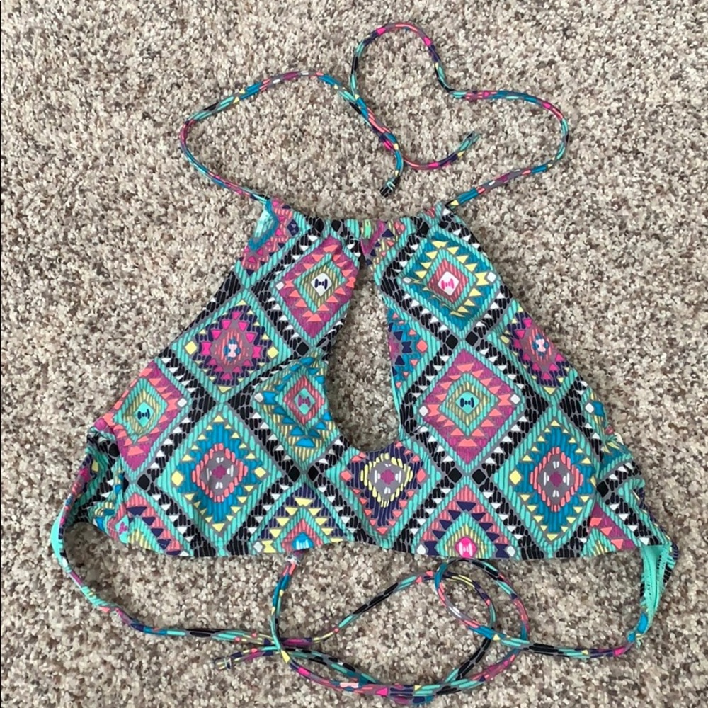 Geometric print keyhole bikini top